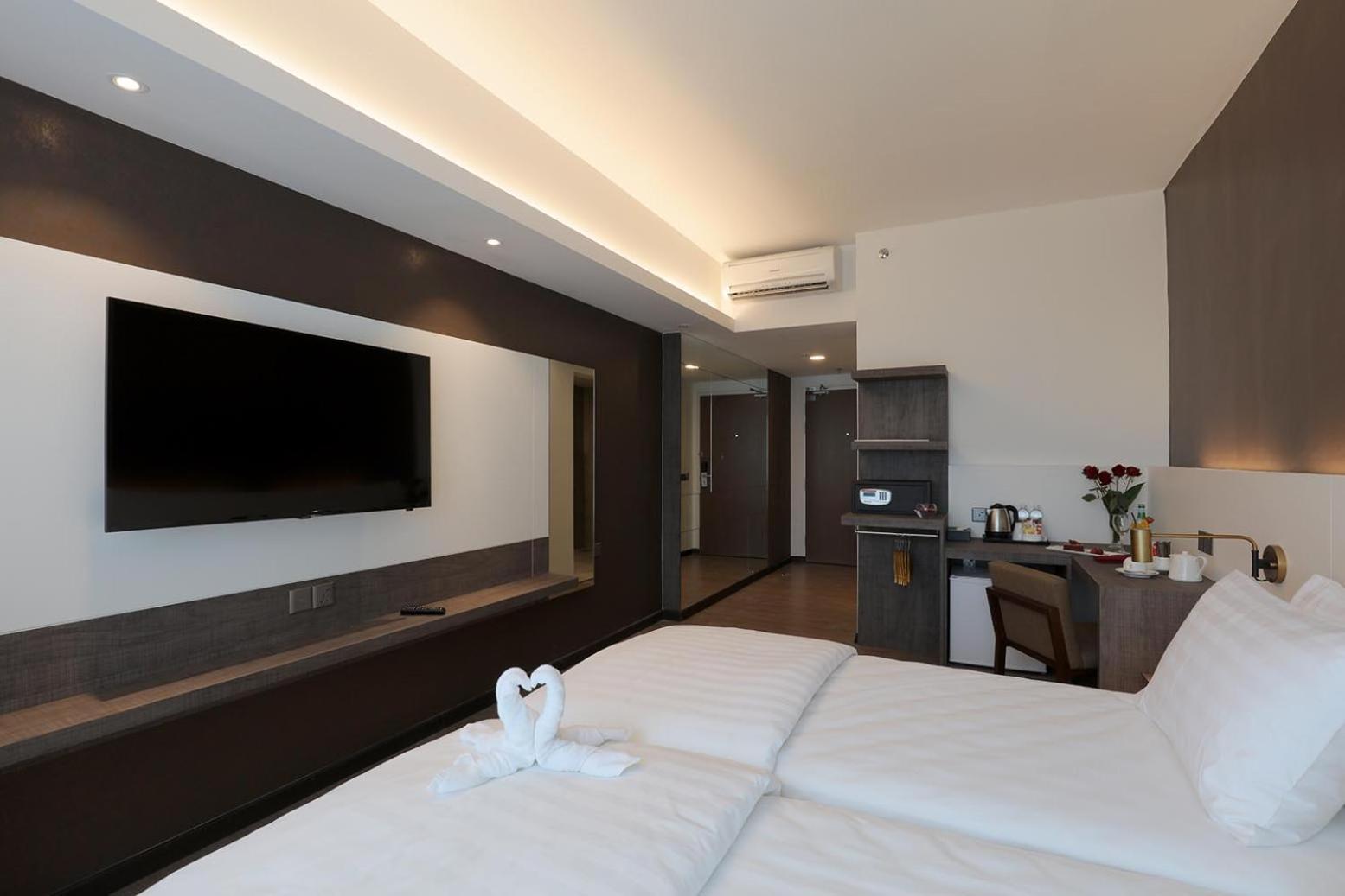 Silver Suite